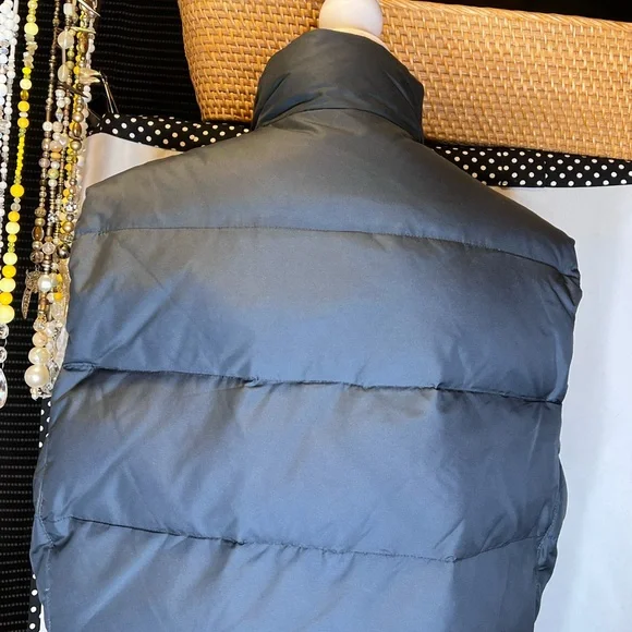 NWOT Michael Kors Black Puffer Vest Size Large - Picture 10 of 14